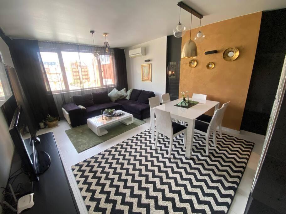Lovely 1-Bedroom Apartament With Free Parking Sofia Ngoại thất bức ảnh
