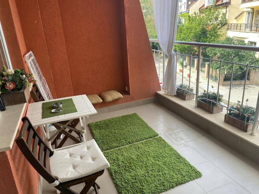 Lovely 1-Bedroom Apartament With Free Parking Sofia Ngoại thất bức ảnh