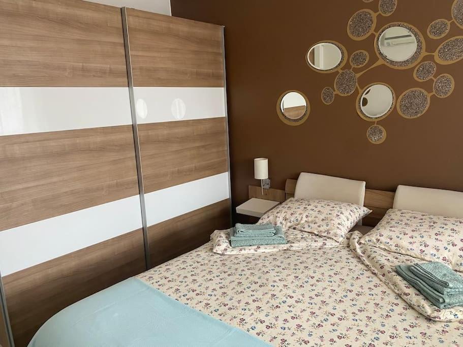 Lovely 1-Bedroom Apartament With Free Parking Sofia Ngoại thất bức ảnh